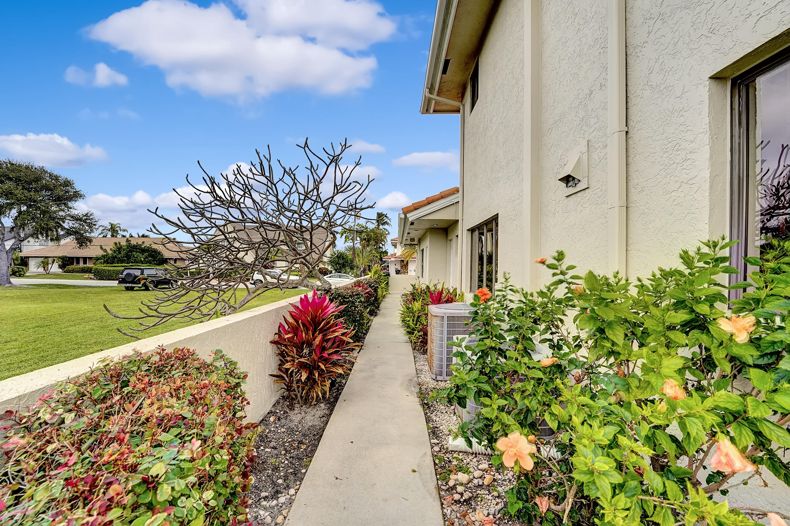 TROPIC ISLE - Residential