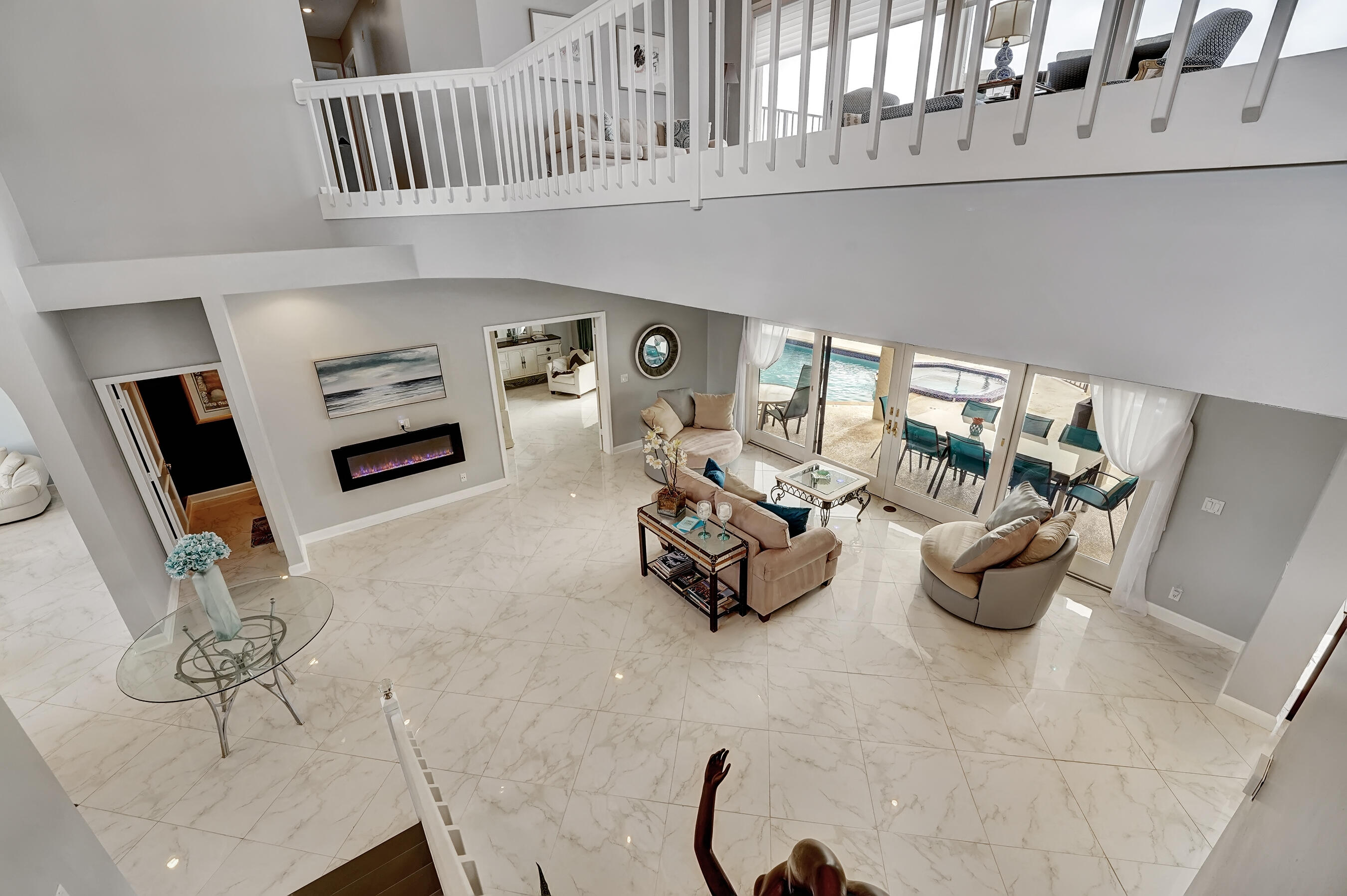 TROPIC ISLE - Residential