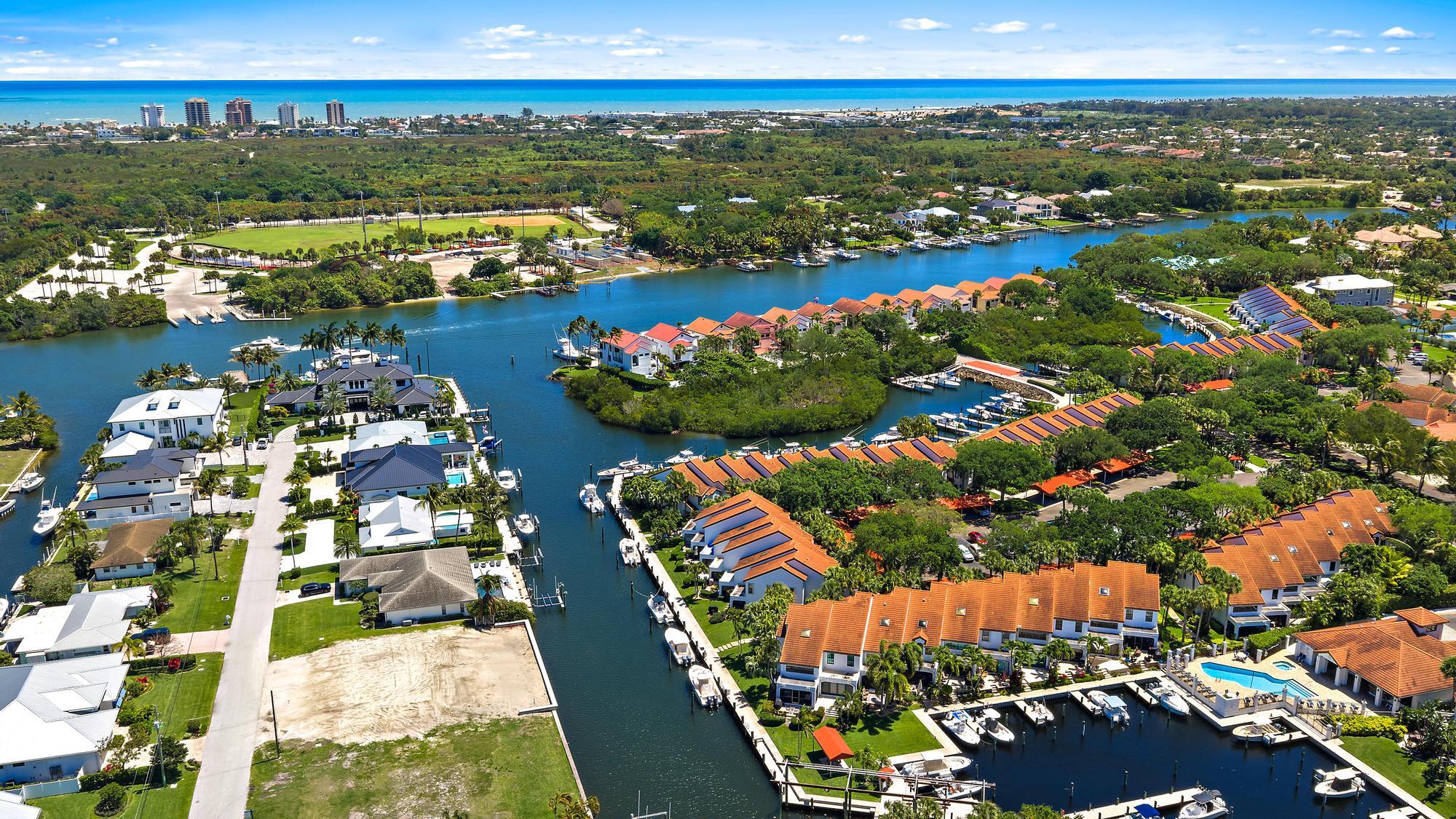 MARINERS COVE 1 - Residential