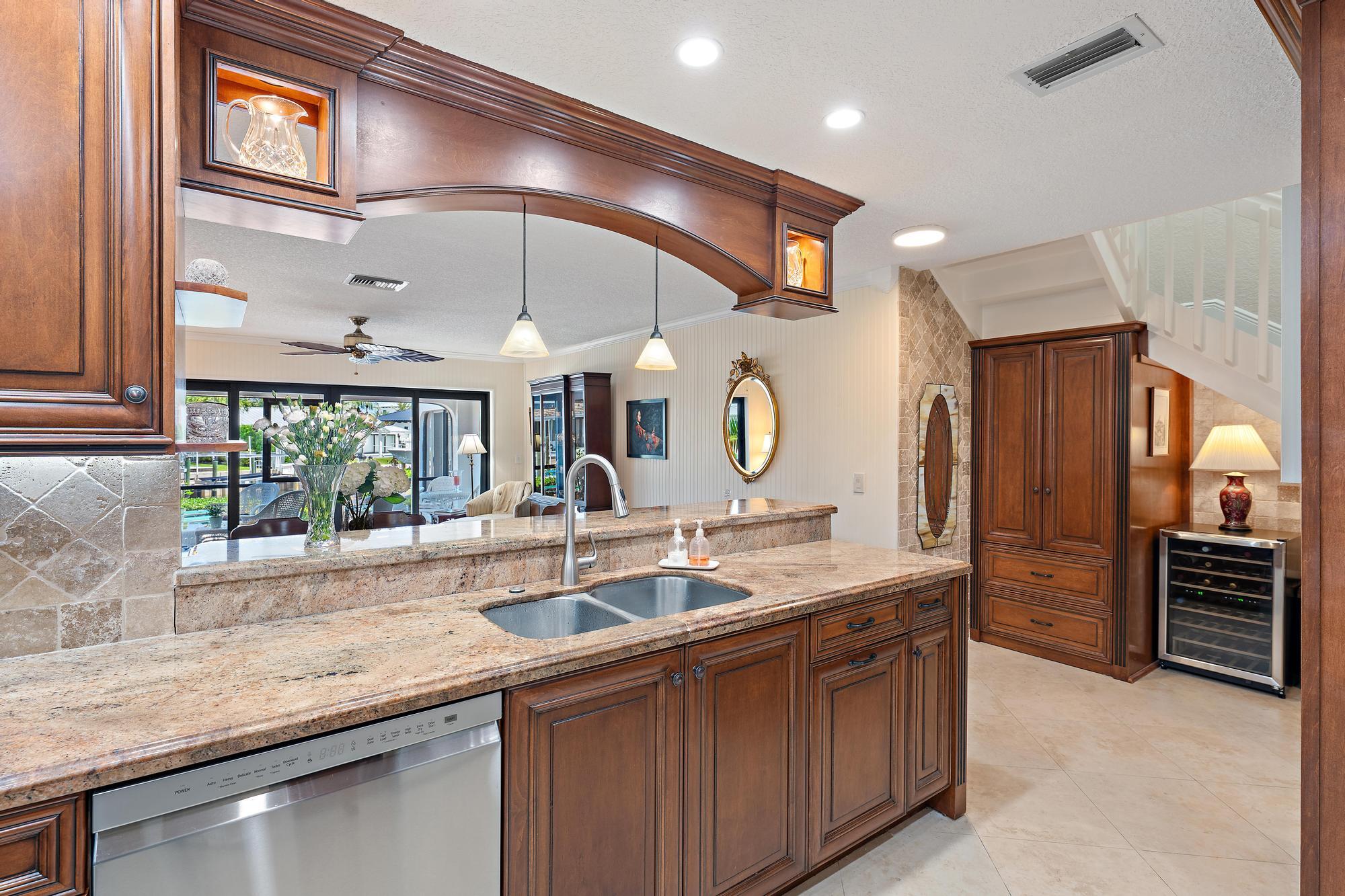 MARINERS COVE 1 - Residential