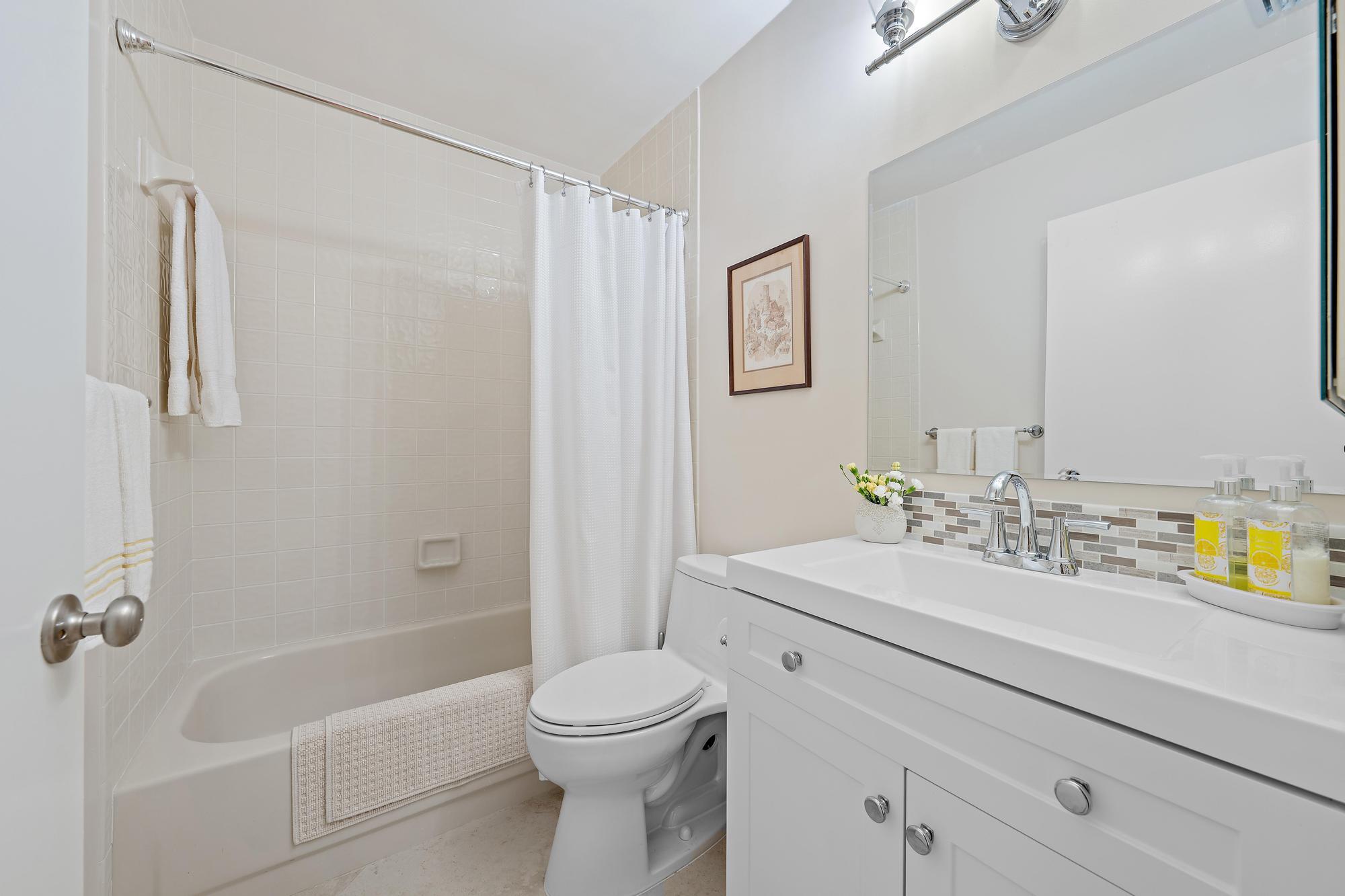 MARINERS COVE 1 - Residential