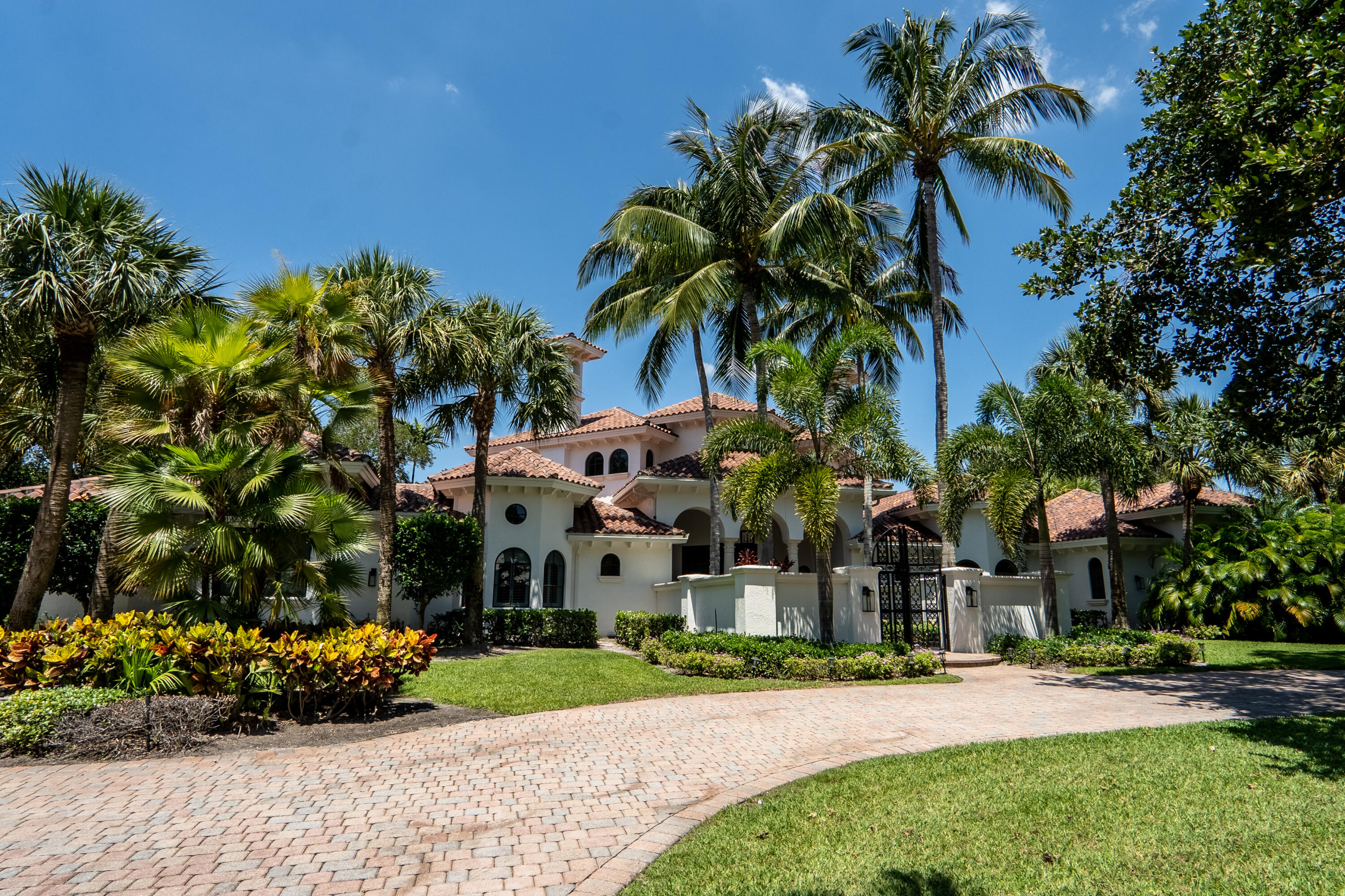 FOXE CHASE - Residential