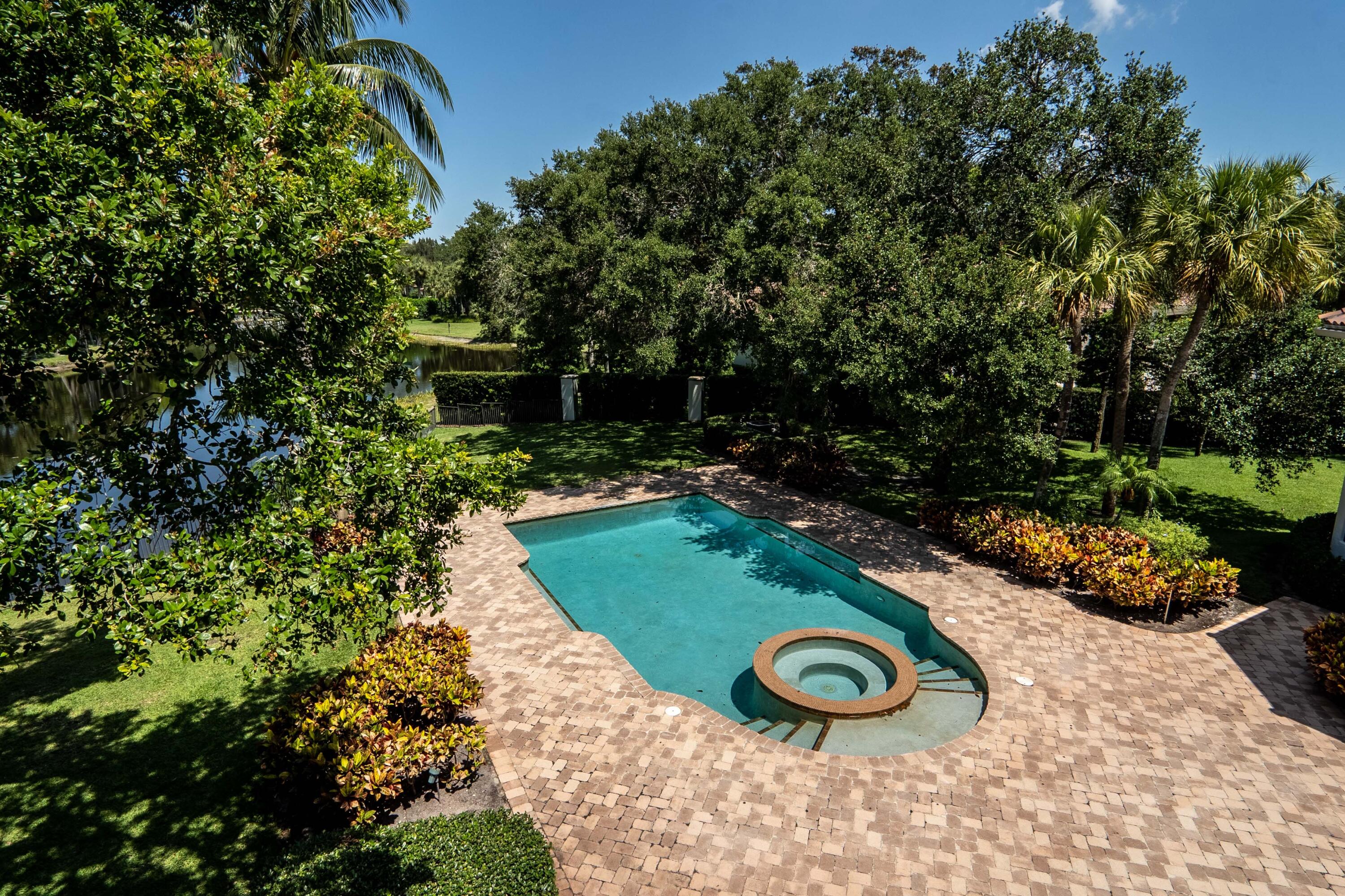 FOXE CHASE - Residential