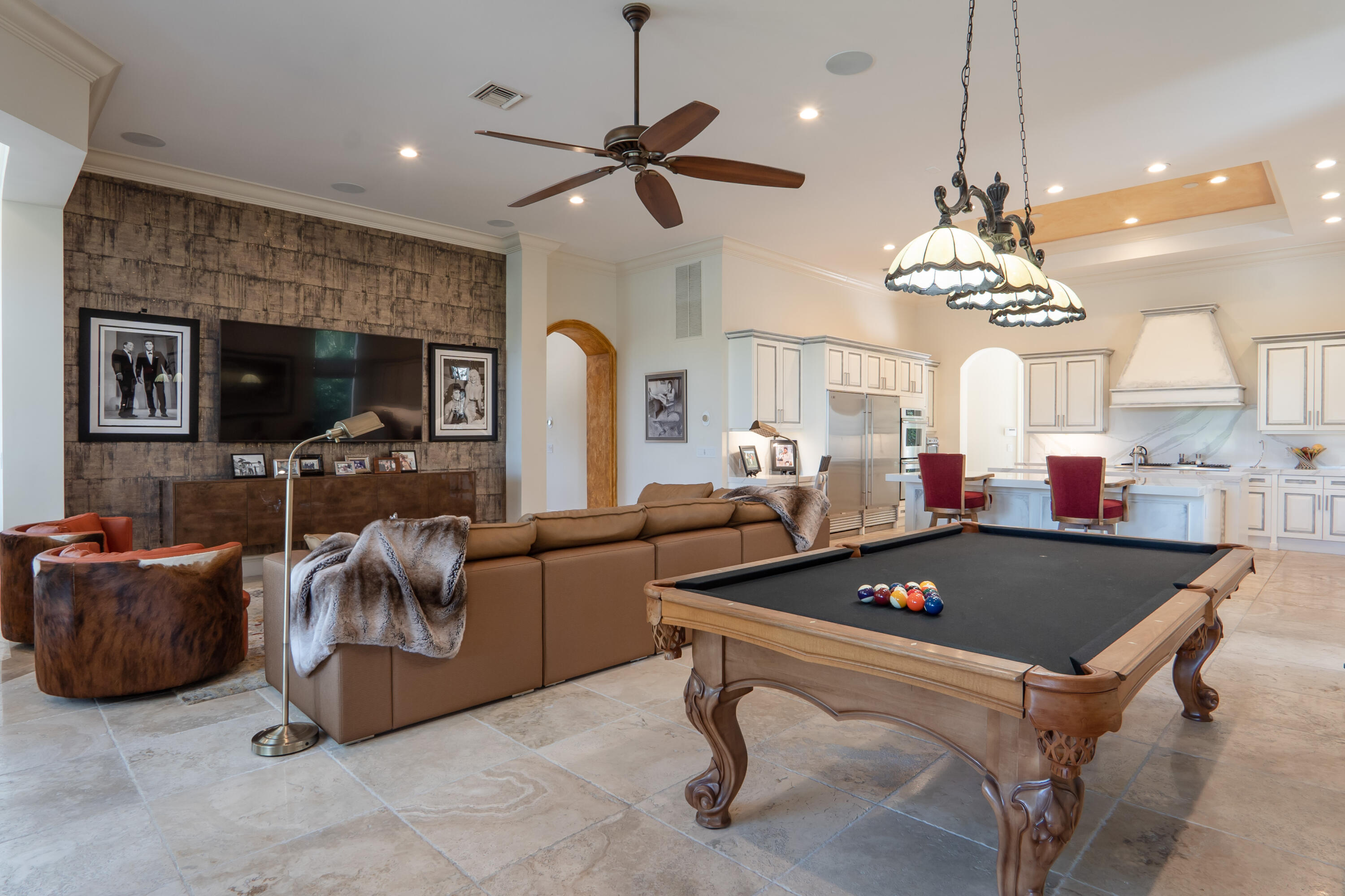 FOXE CHASE - Residential