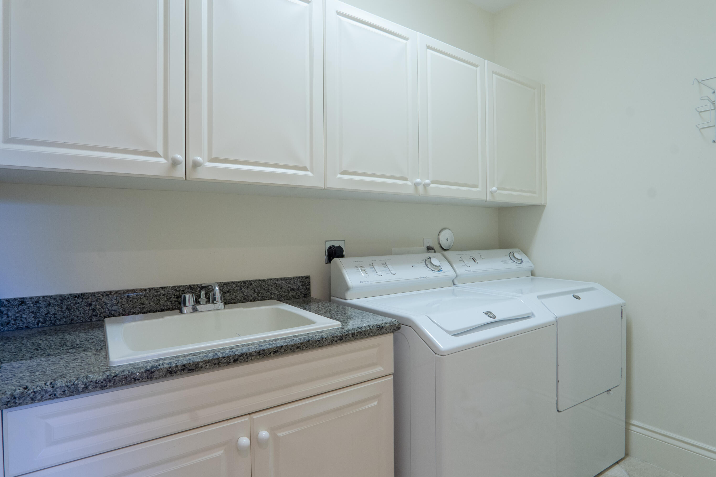 FOXE CHASE - Residential