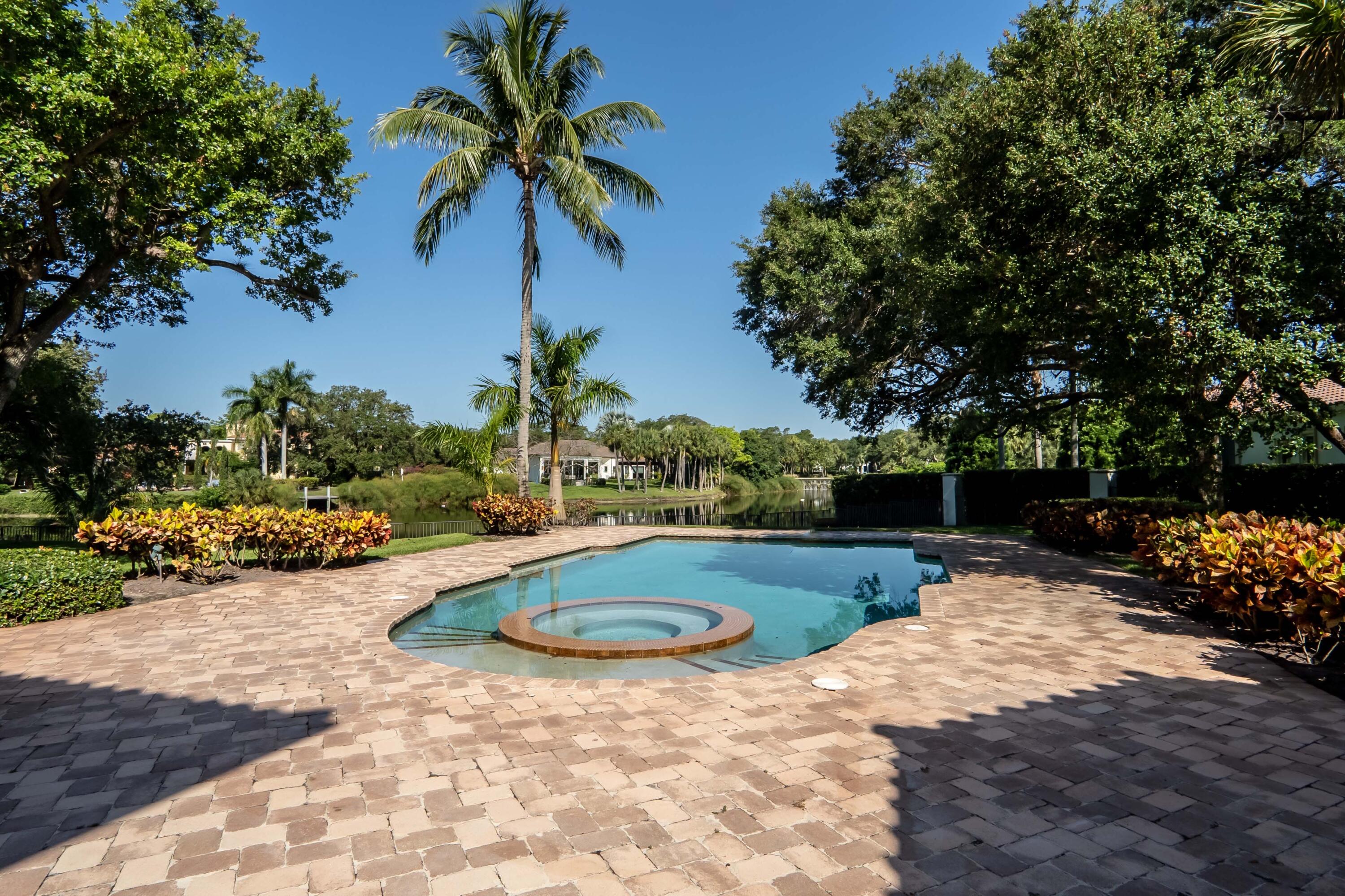 FOXE CHASE - Residential