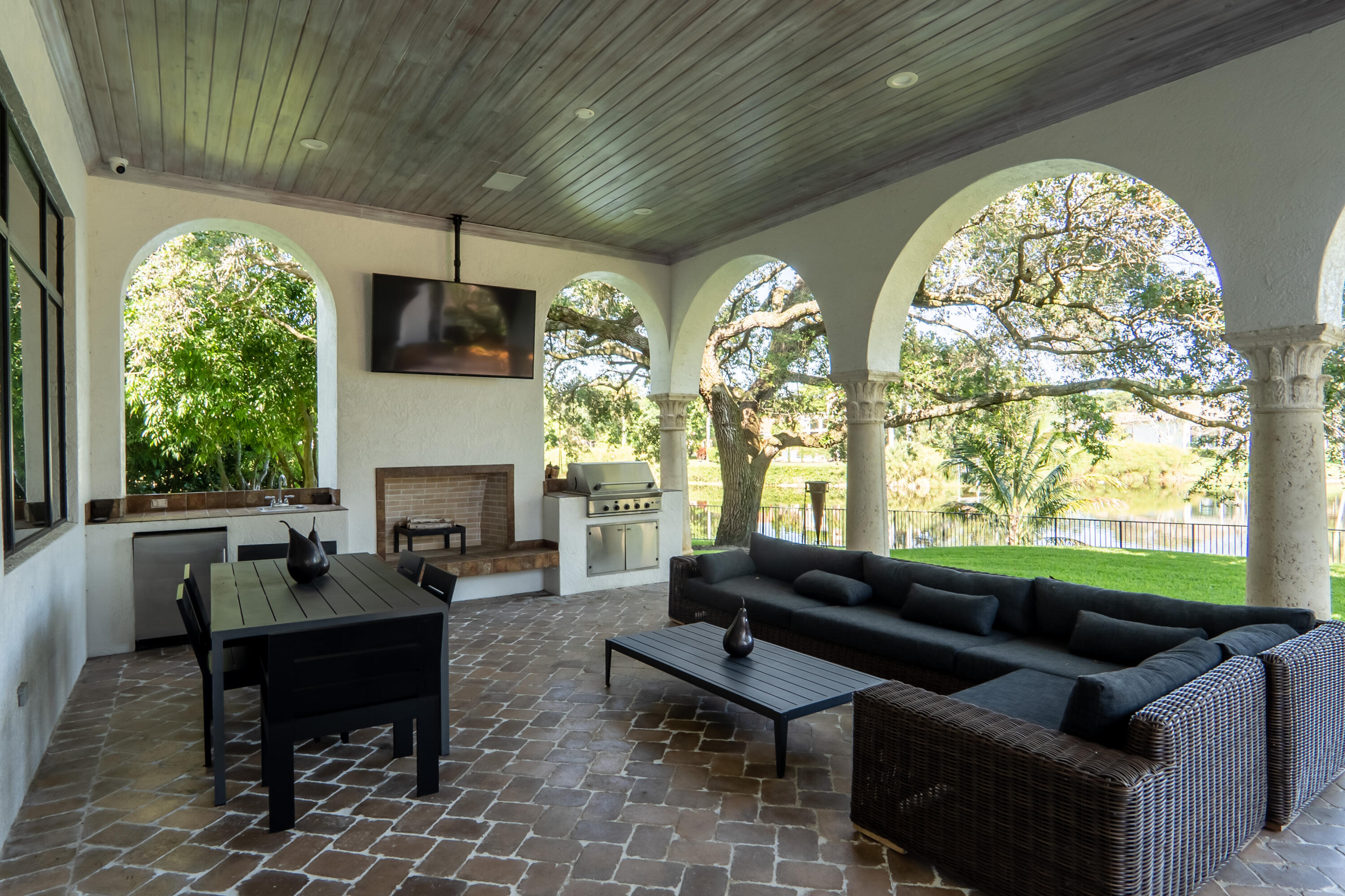 FOXE CHASE - Residential