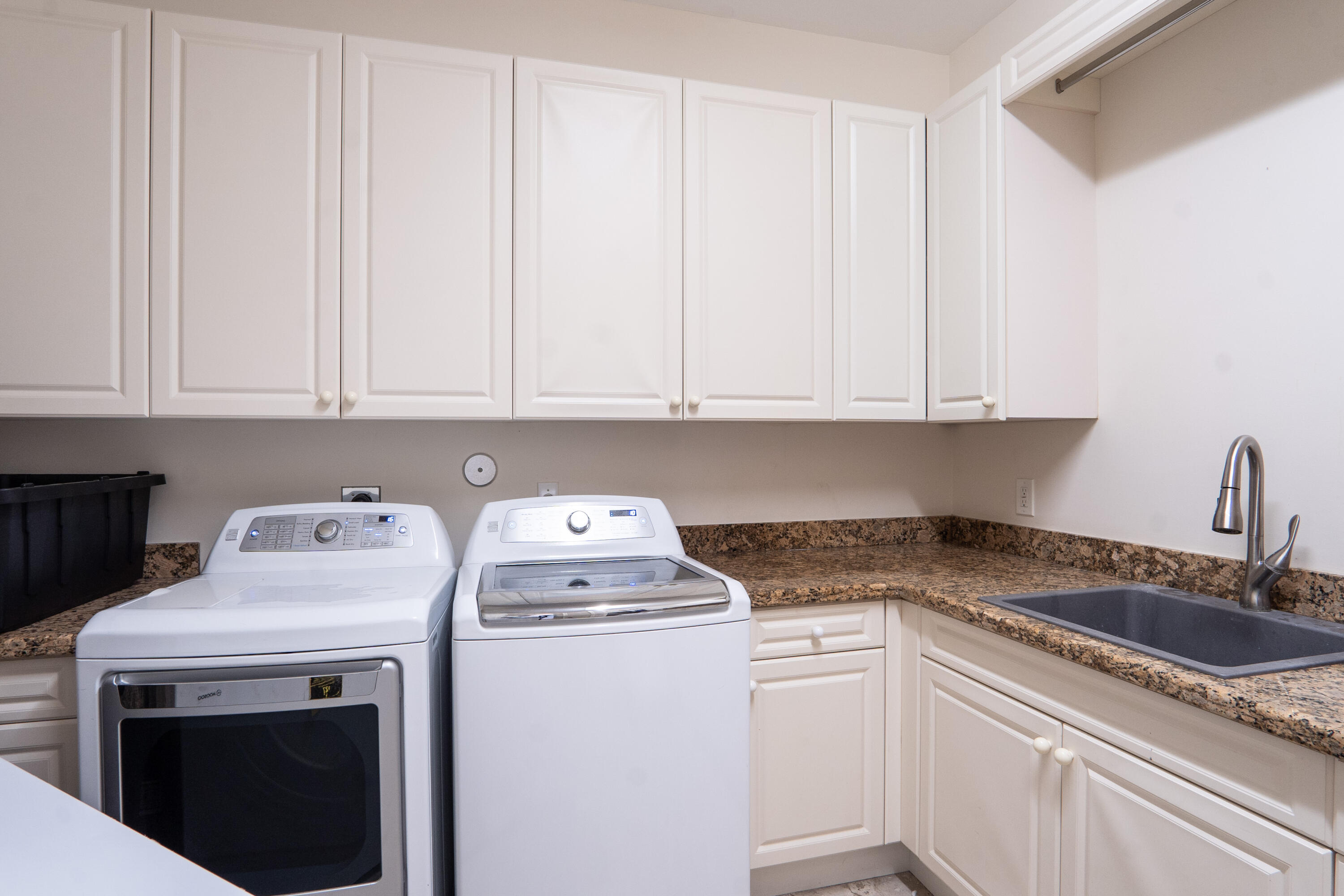 FOXE CHASE - Residential