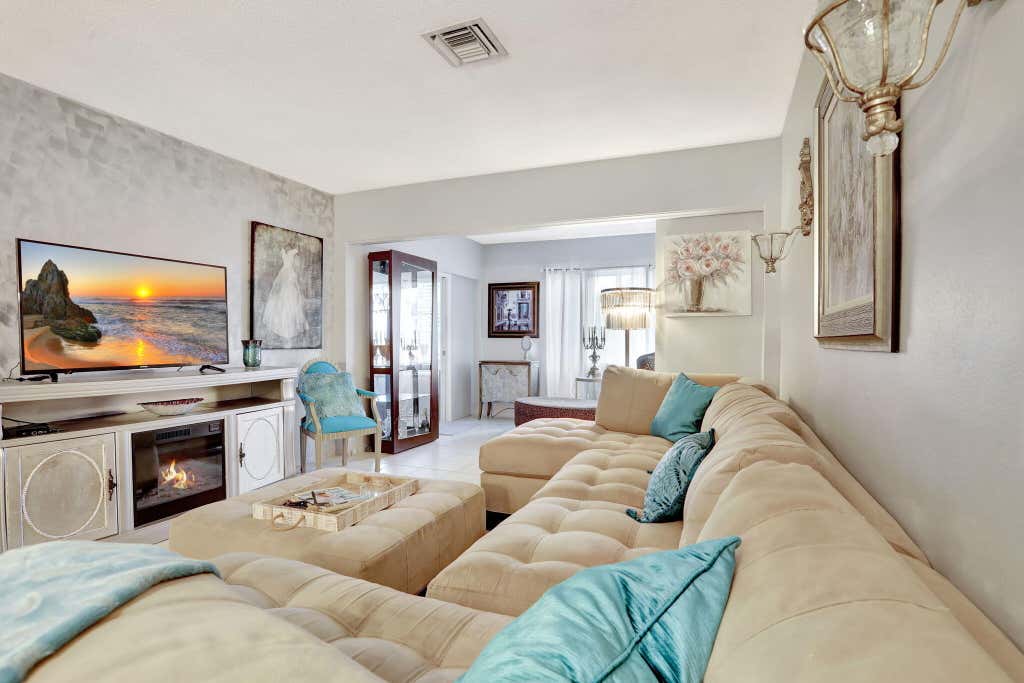 Photo of 2131 NE 42nd Court #210e, Lighthouse Point, FL 33064 (MLS # B26040695)