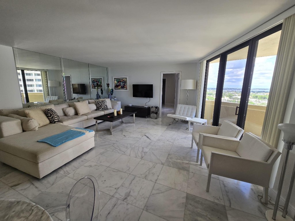 2800 NE Ocean Drive B 15C