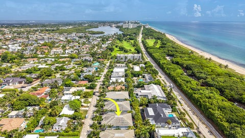 Tiny photo for 436 NE WAVECREST Way, Boca Raton, FL 33432 (MLS # B26074251)