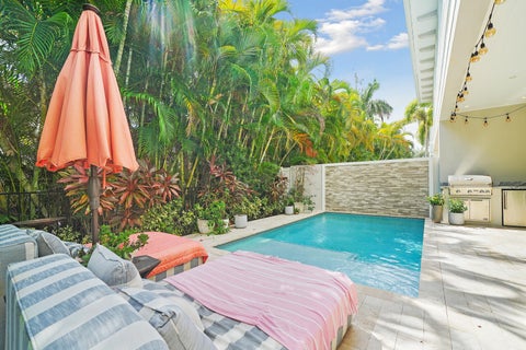 Tiny photo for 436 NE WAVECREST Way, Boca Raton, FL 33432 (MLS # B26074251)