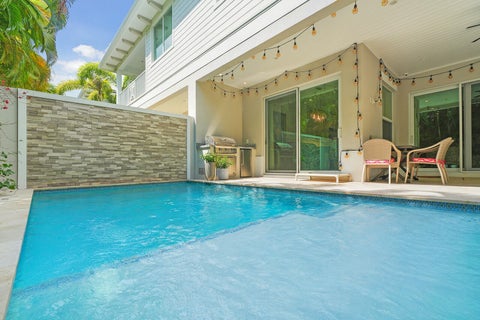 Tiny photo for 436 NE WAVECREST Way, Boca Raton, FL 33432 (MLS # B26074251)
