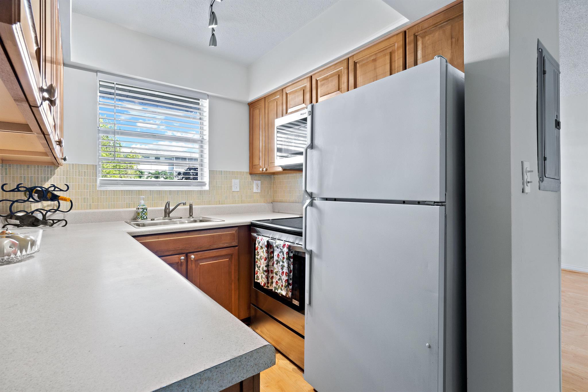 PALM ROYAL APTS INC CONDO - Residential