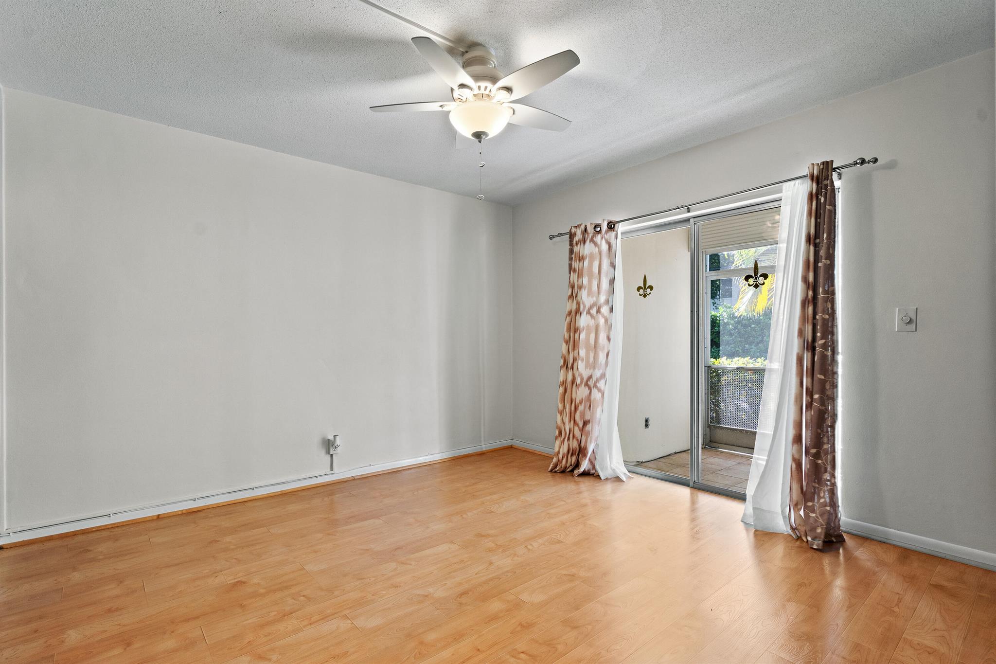 PALM ROYAL APTS INC CONDO - Residential