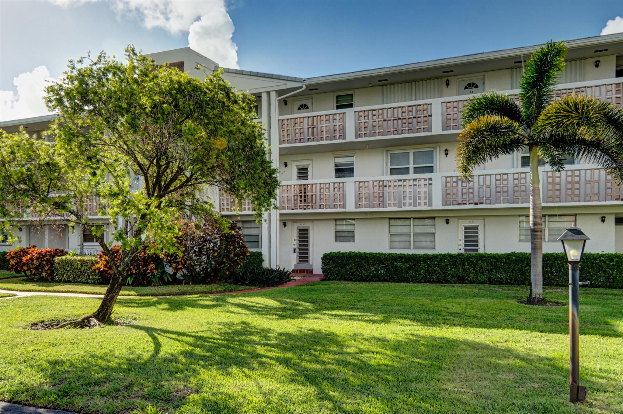 PALM ROYAL APTS INC CONDO - Residential