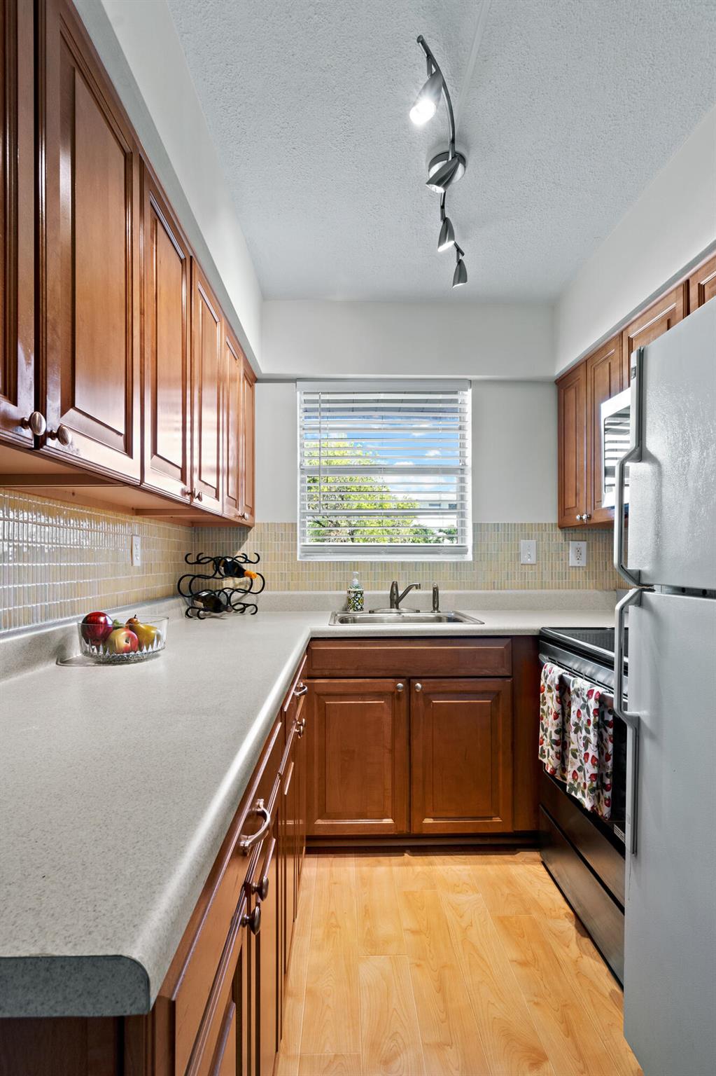 PALM ROYAL APTS INC CONDO - Residential