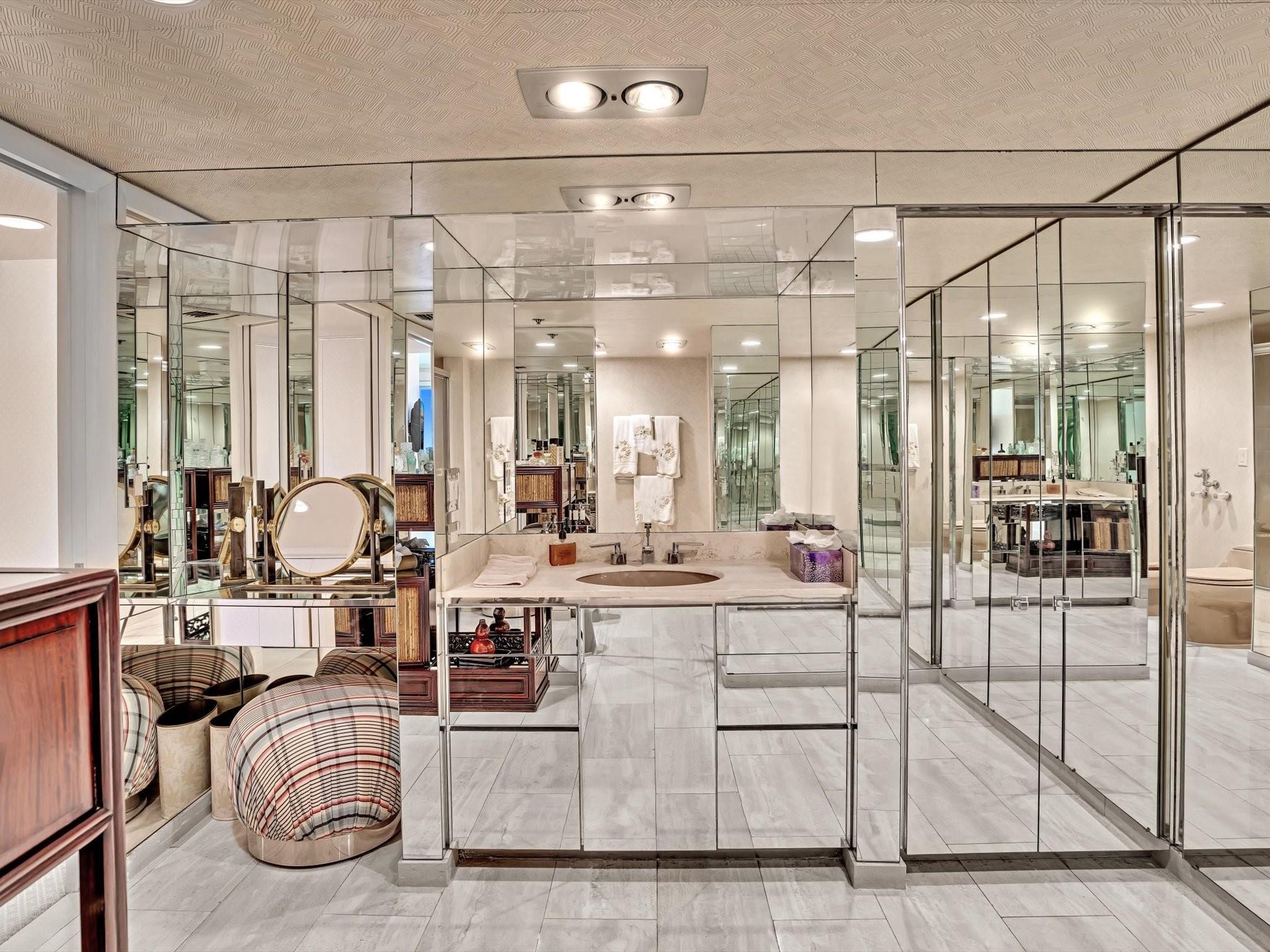 CARLTON - Residential