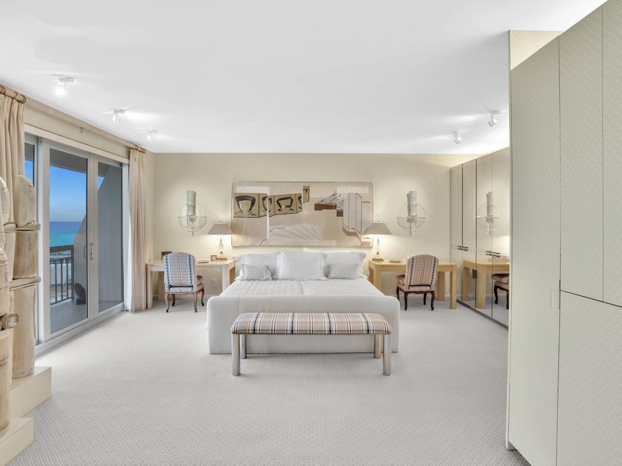 CARLTON - Residential