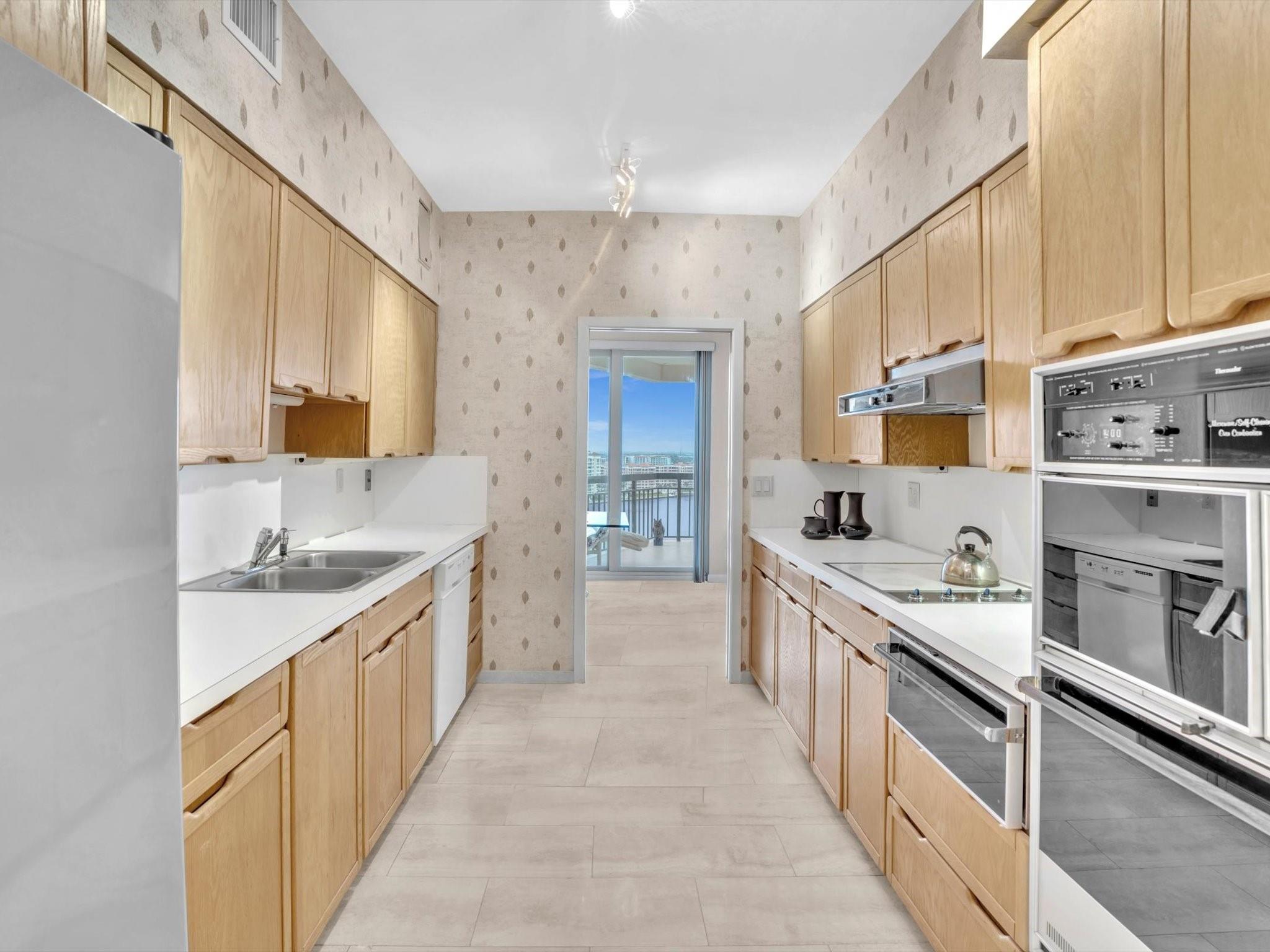 CARLTON - Residential