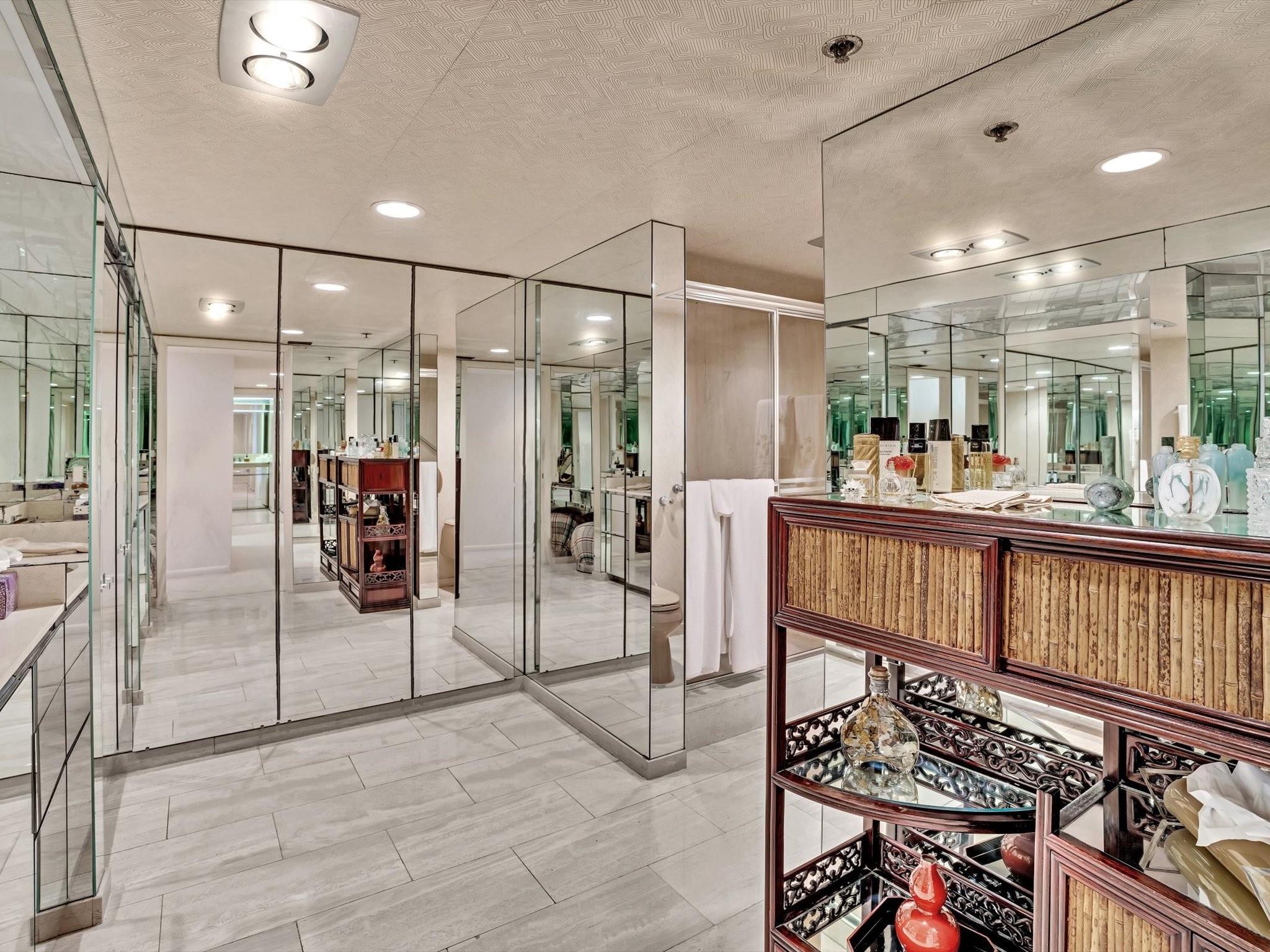 CARLTON - Residential