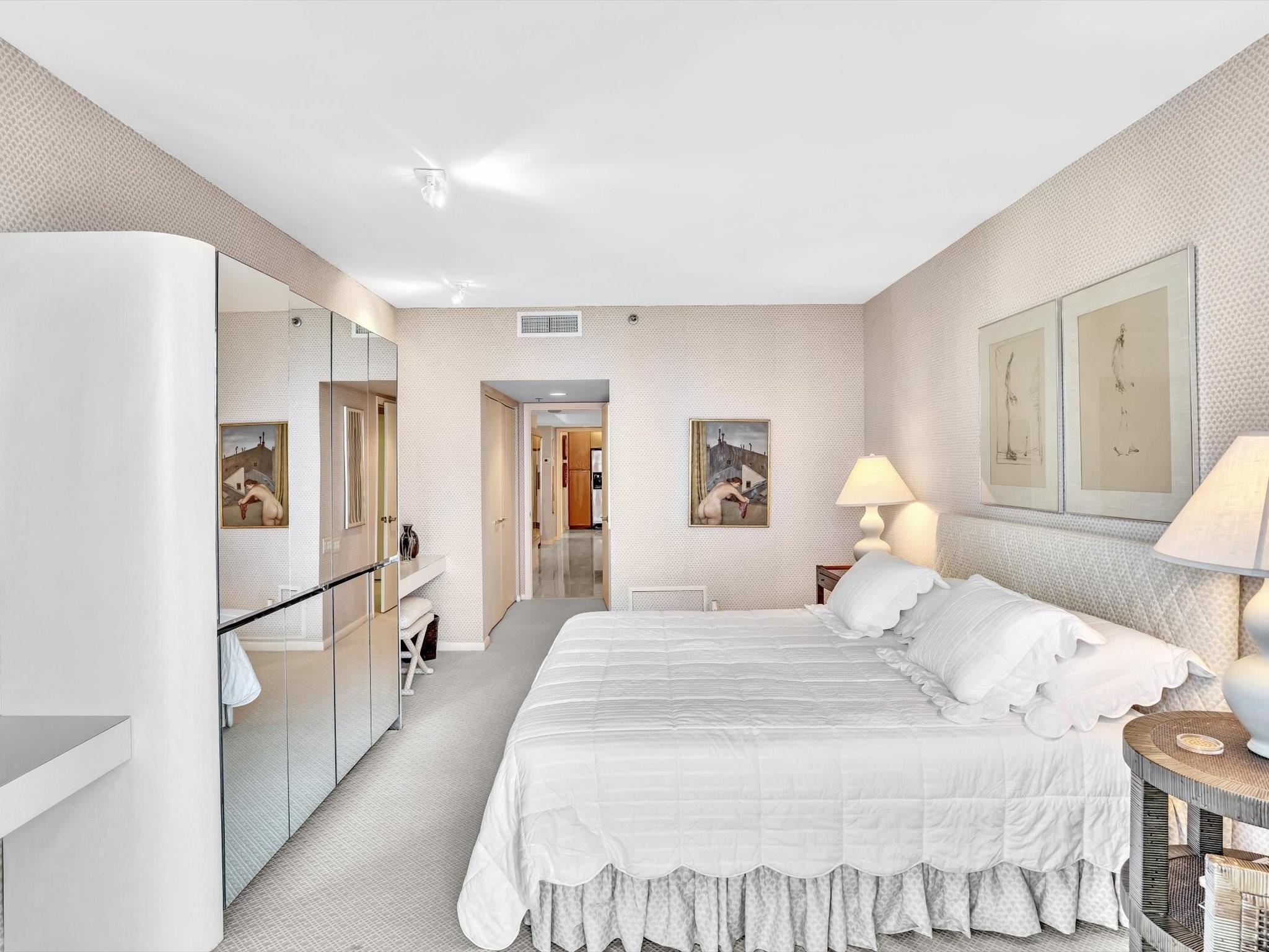 CARLTON - Residential