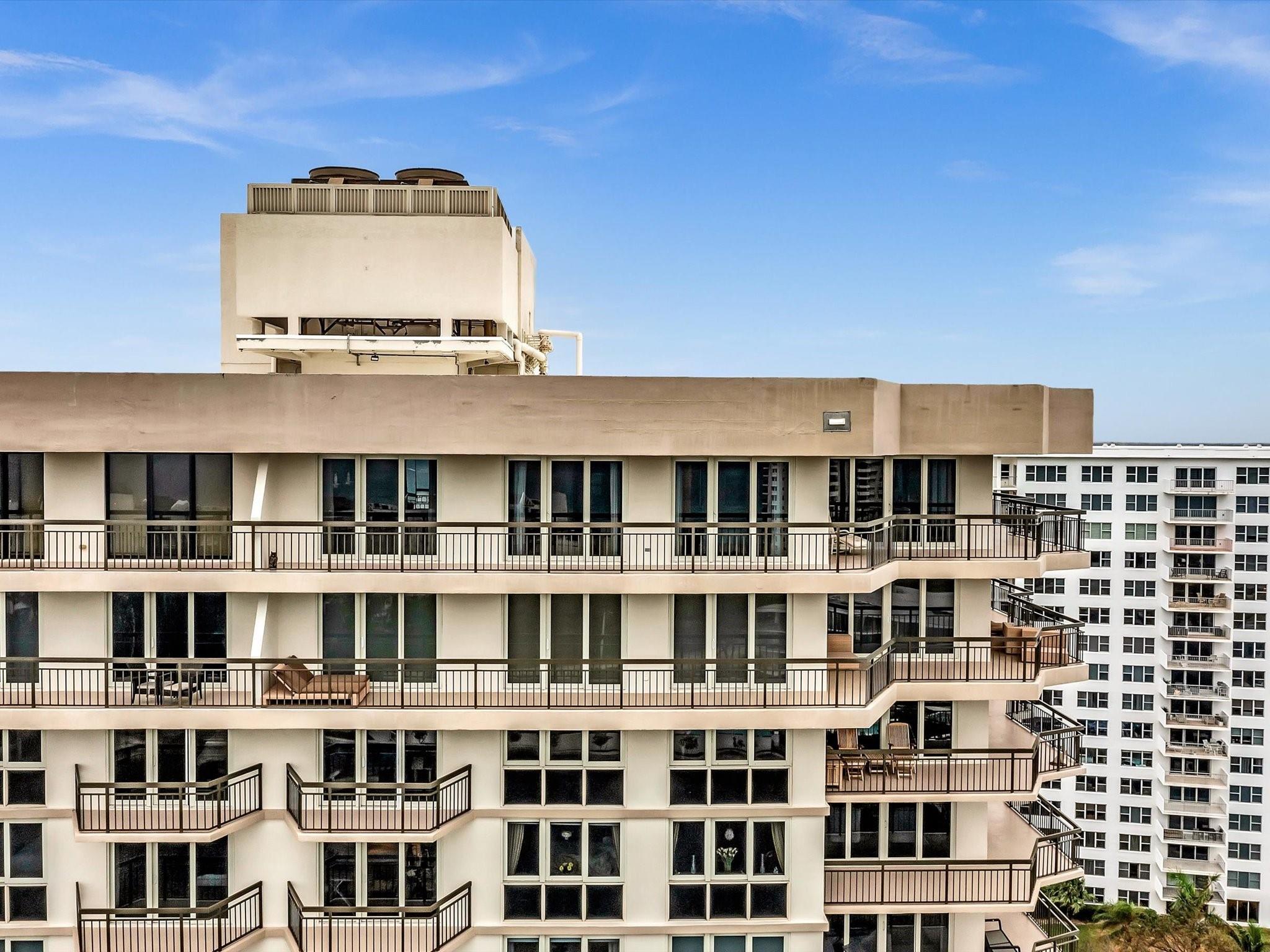 CARLTON - Residential