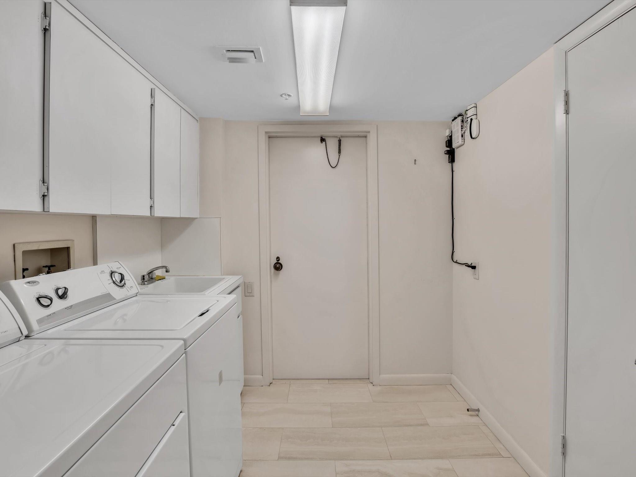 CARLTON - Residential