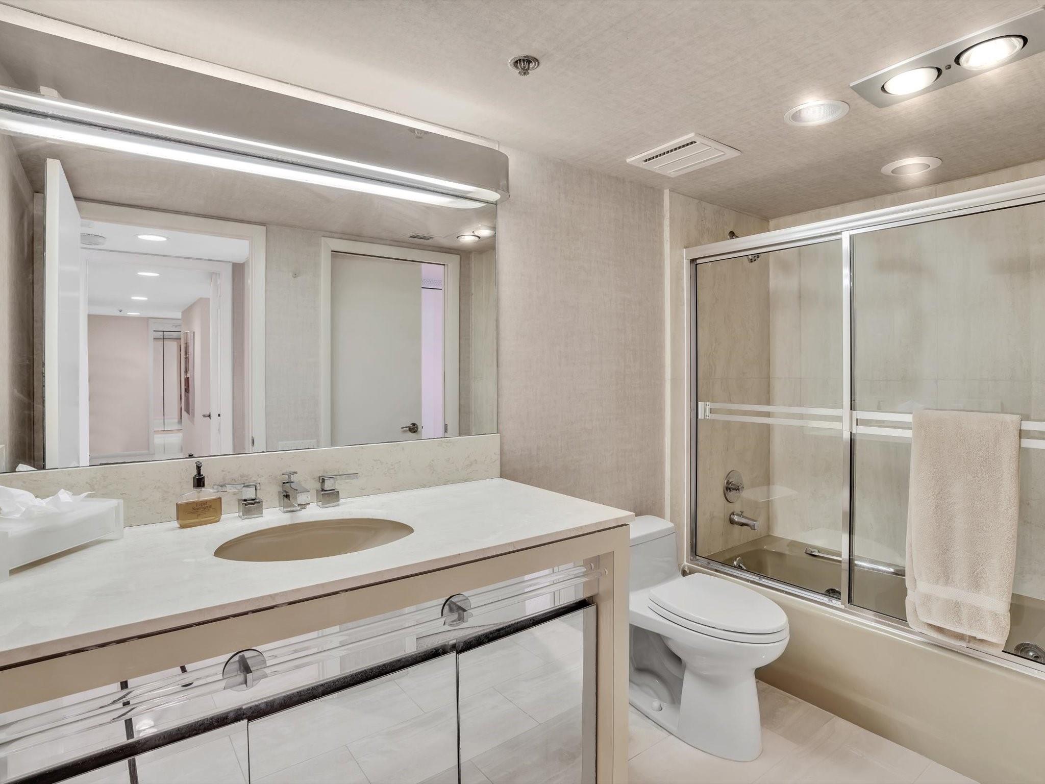 CARLTON - Residential