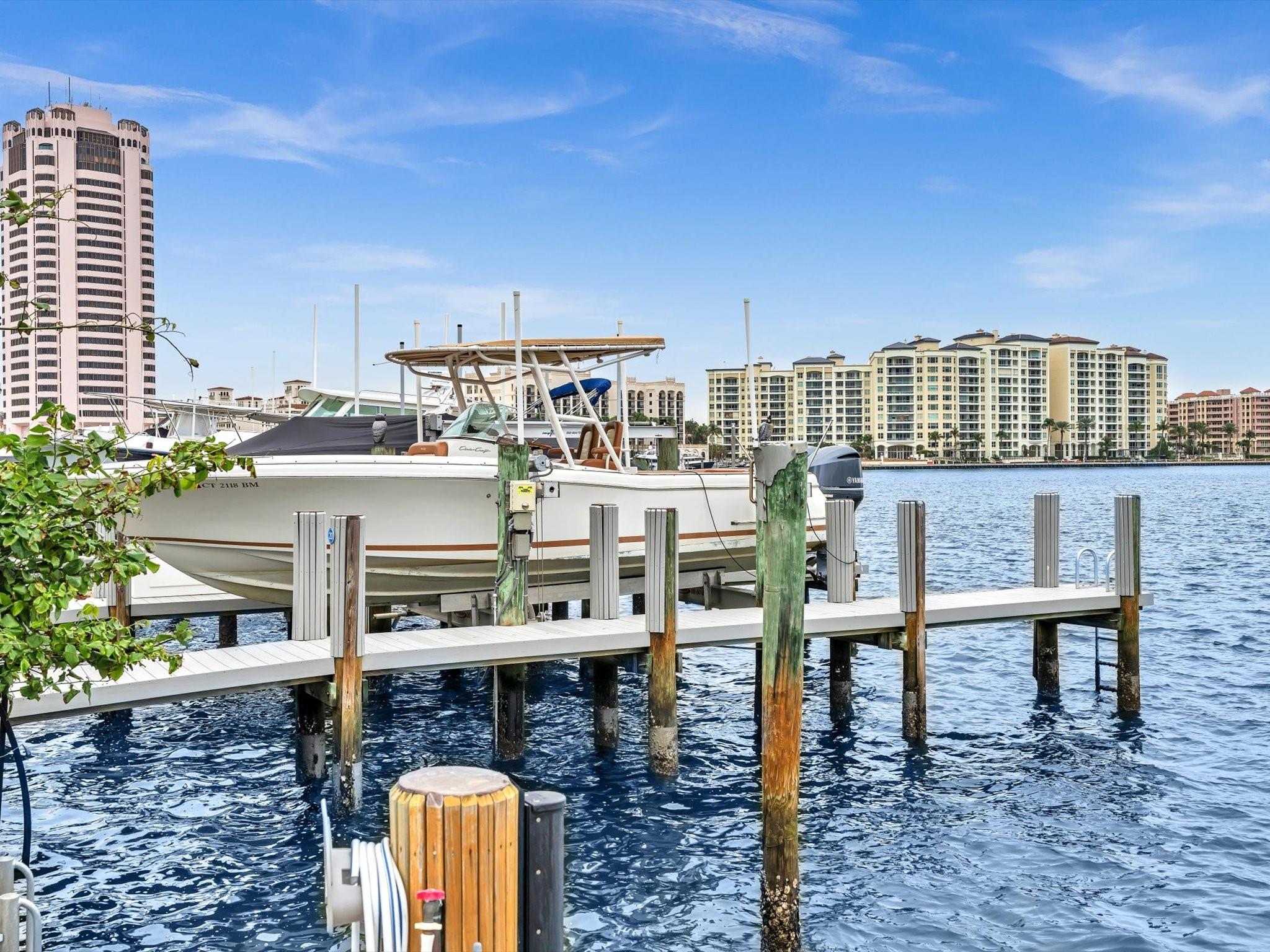 CARLTON - Residential