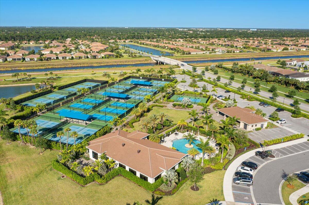 VERANO SOUTH PUD 1 - POD D - PLAT NO. 4 - REPLAT N - Residential