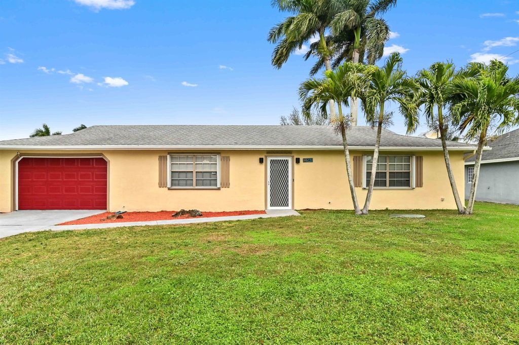 Photo of 541 SW Fairview Avenue, Port Saint Lucie, FL 34983 (MLS # R10953594)