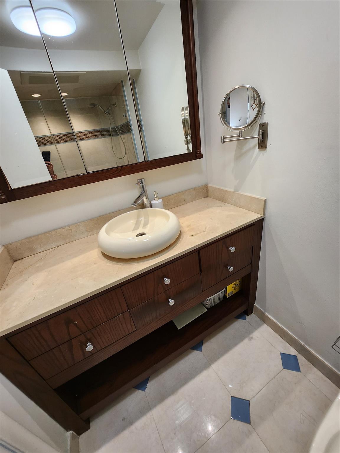 Meadowbrook Towers Condo - Residential Lease