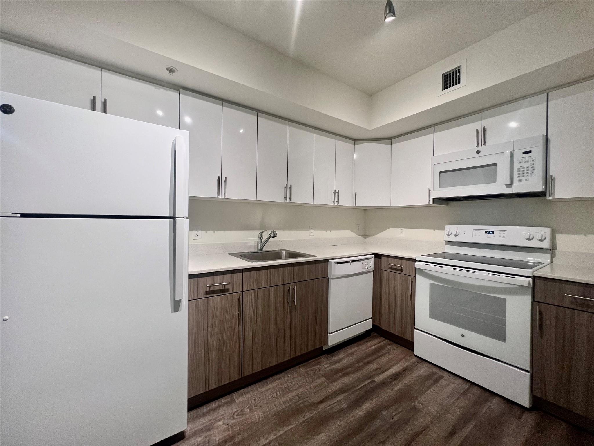 *$99 DEPOSIT with good credit *FAST AND EASY MOVE IN *LARGE FRIENDLY PETS UP TO 60LBS are OK. Spacious two bedroom with a very large living area and tons of closet space! Country Club Towers is now leasing luxury waterfront one and two bedroom residences featuring huge living spaces, oversized bedrooms and tons of closet space. If you’re looking for a spacious and well-appointed rental with resort-style amenities and beautifully maintained grounds, look no further. Country Club Towers offers all these lifestyle choices plus
