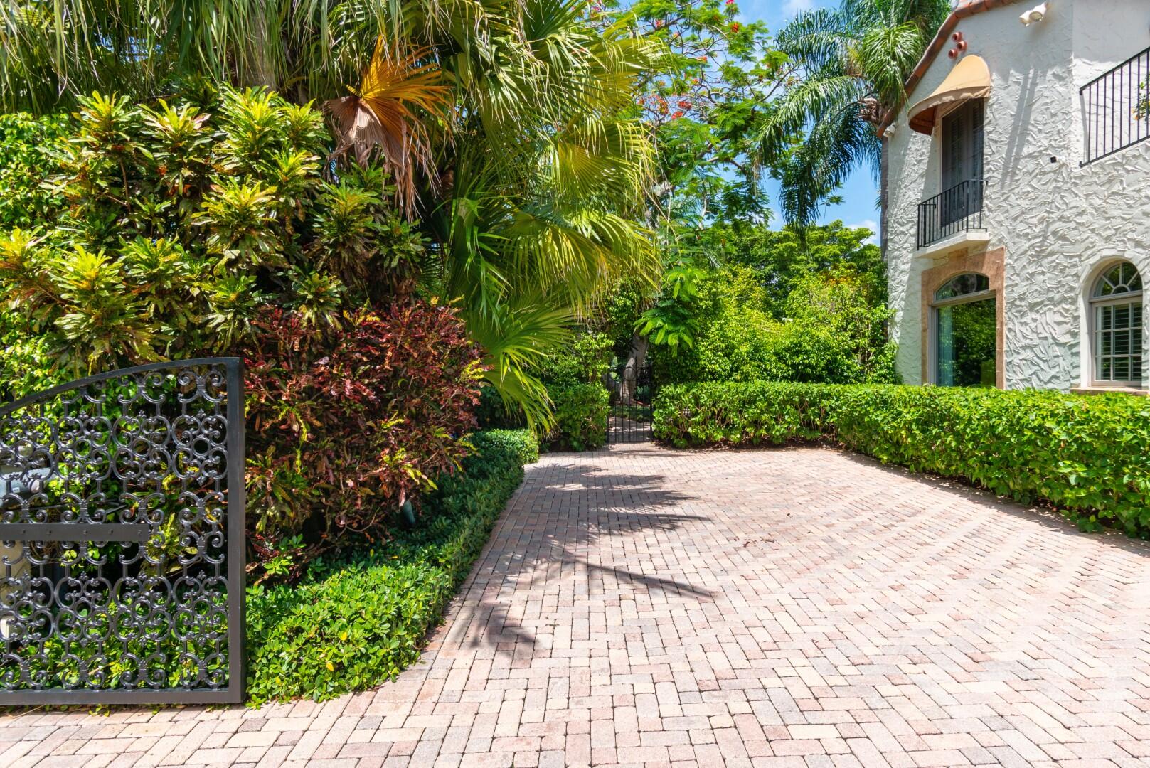 EL CID IN - Residential