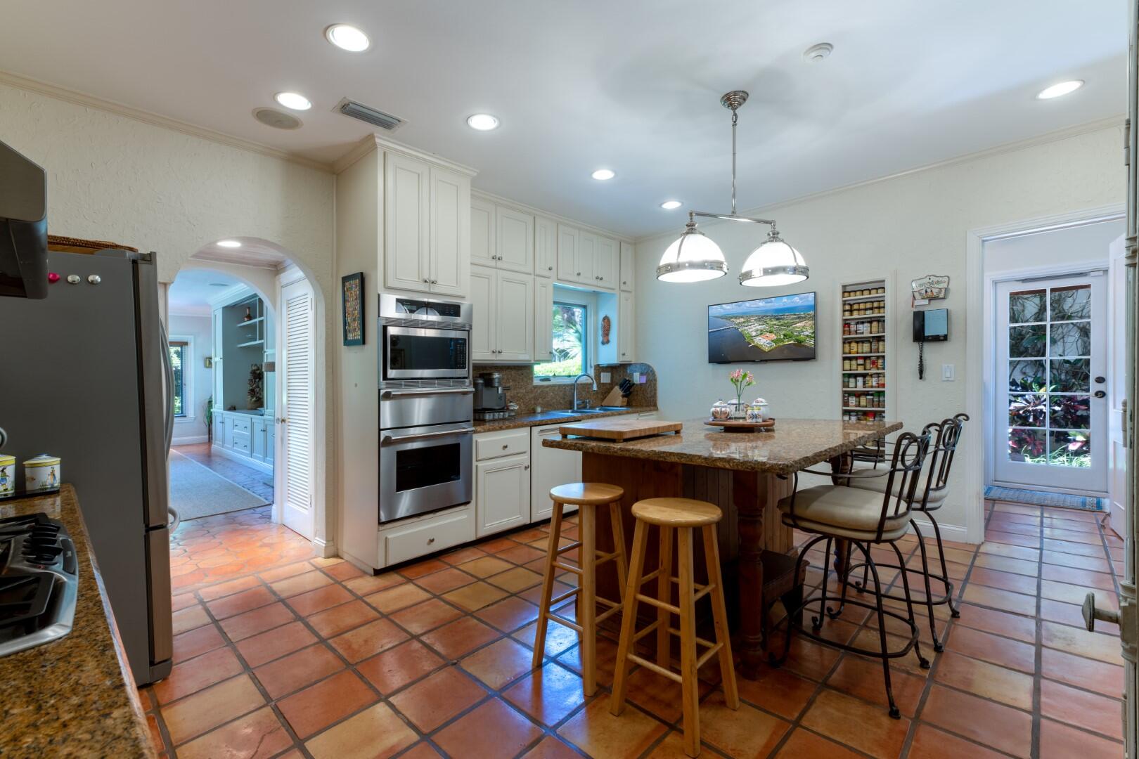 EL CID IN - Residential