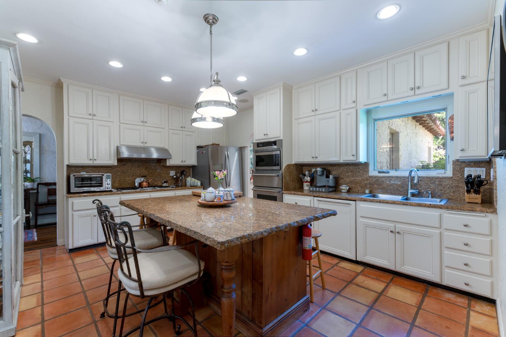 EL CID IN - Residential