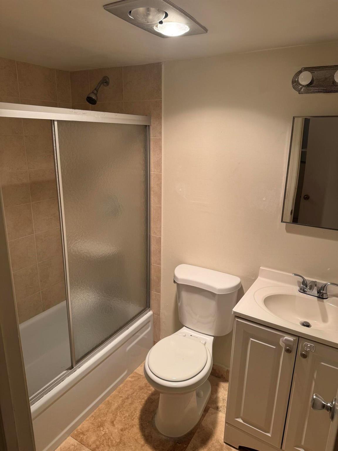 SANDALFOOT BLVD APTS COND - Residential Lease