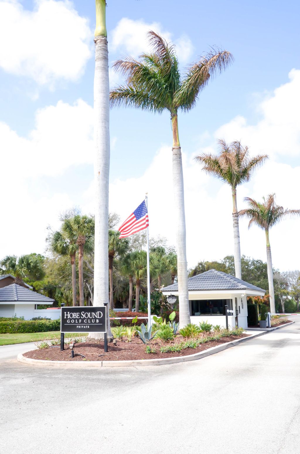 Photo of 11707 SE Plandome Drive, Hobe Sound, FL 33455 (MLS # R11169483)