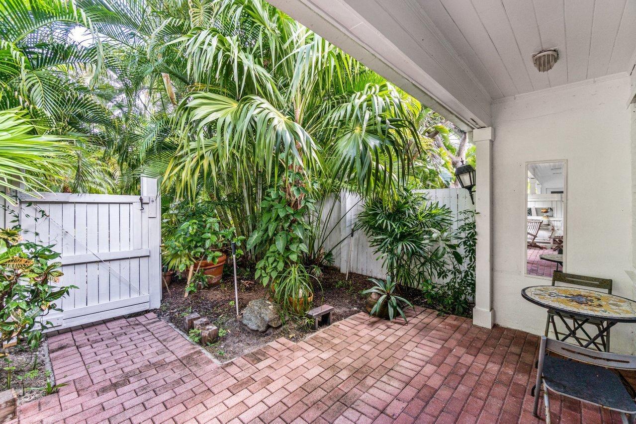 1225 George Bush 4 Boulevard 4