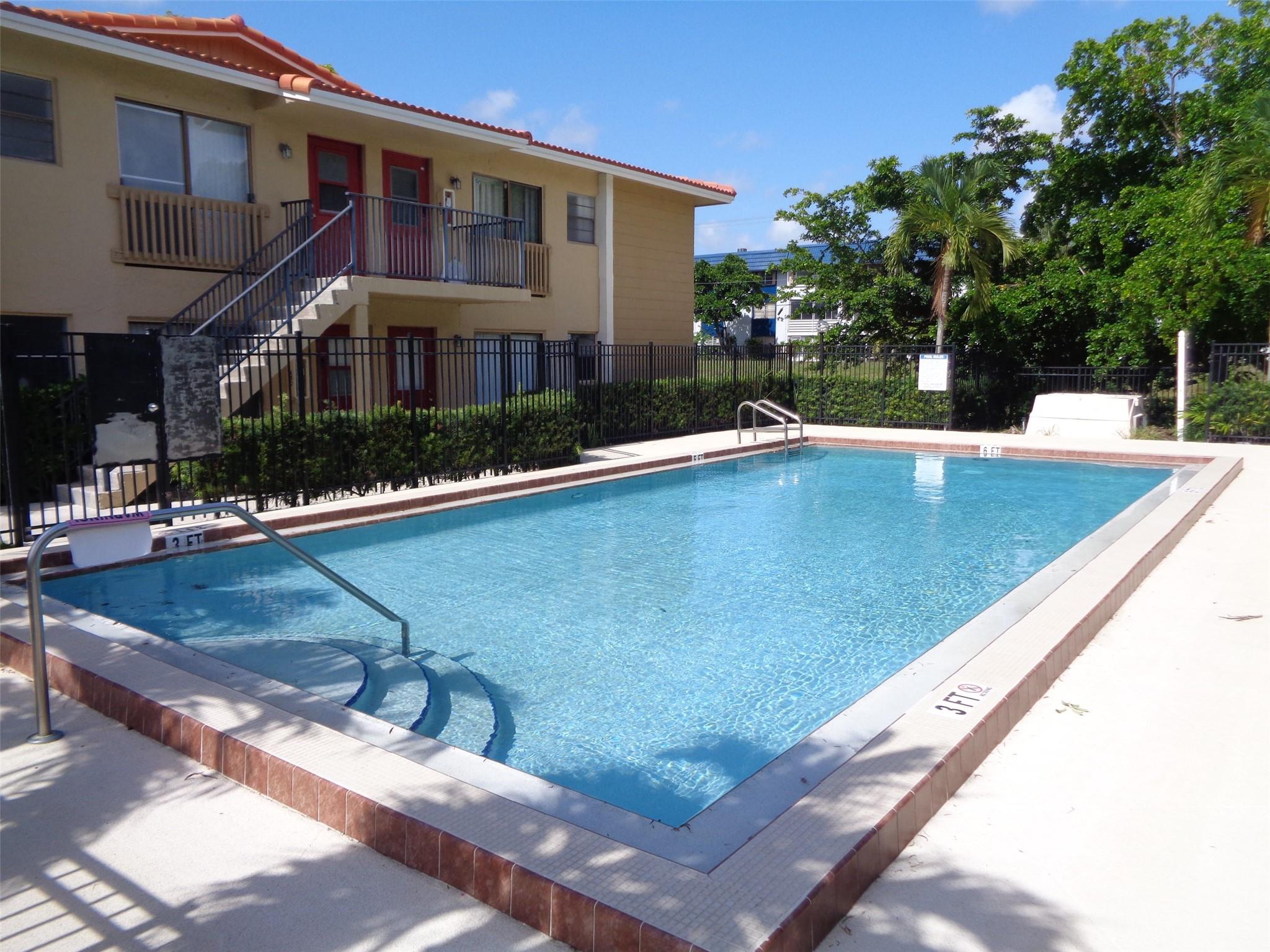 2611 Riverside Dr 2