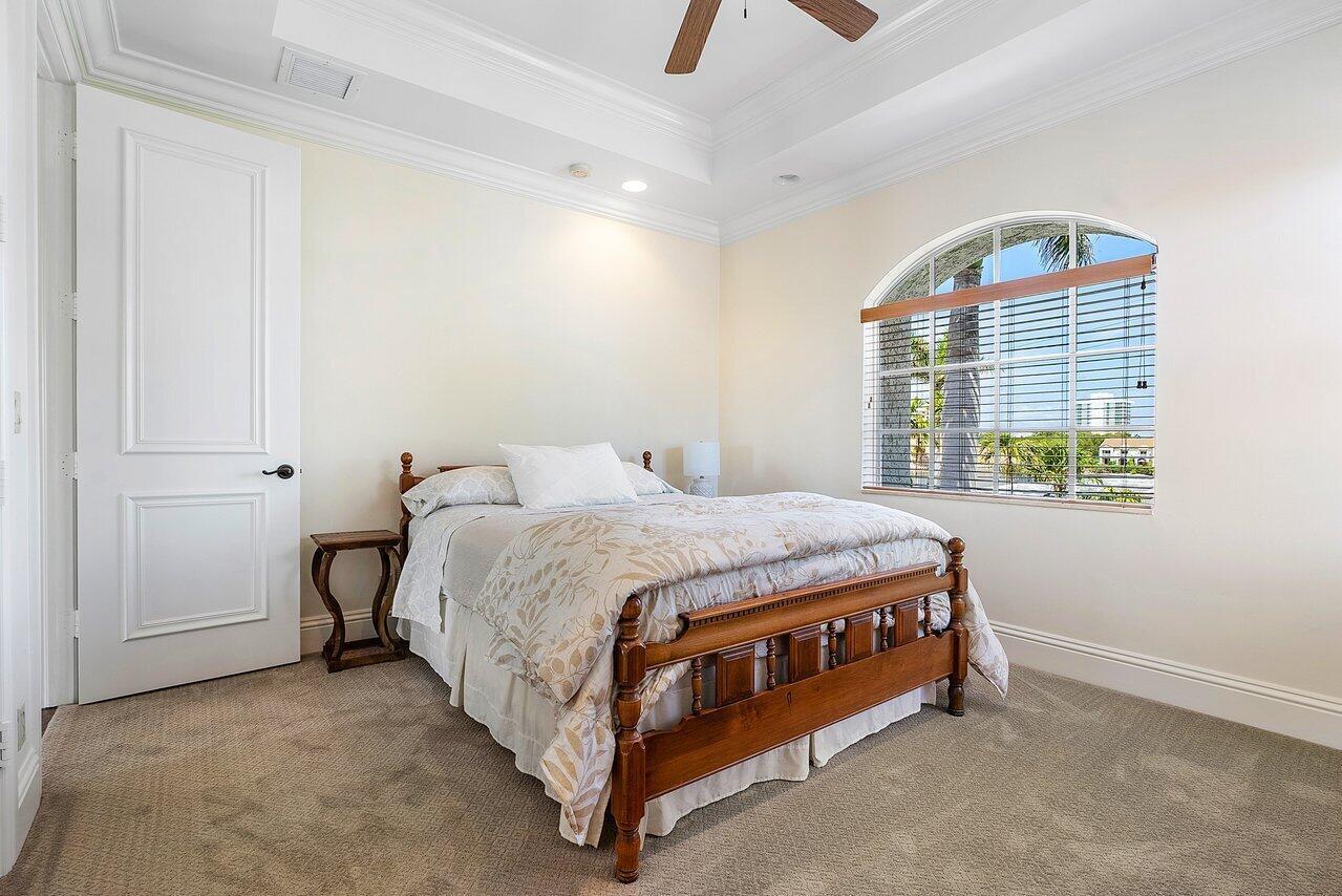 BOCA HARBOUR ISLAND SEC - Residential