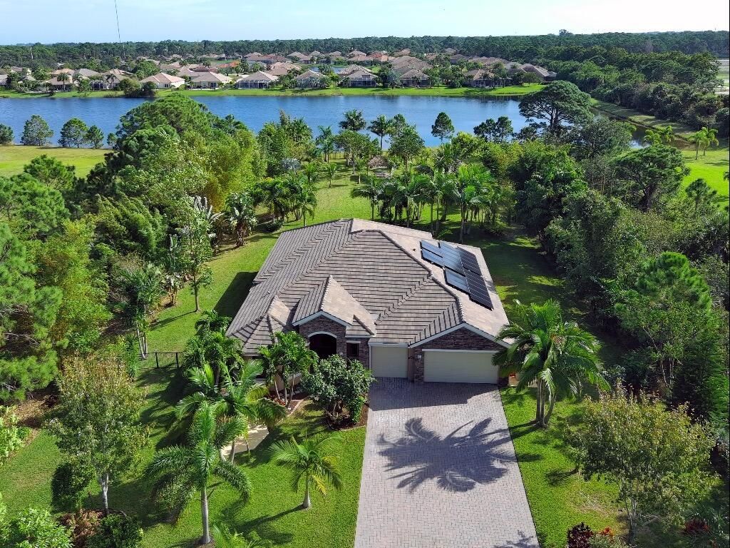 Photo of 7530 Cambria Ct, Vero Beach, FL 32967 (MLS # R10938281)