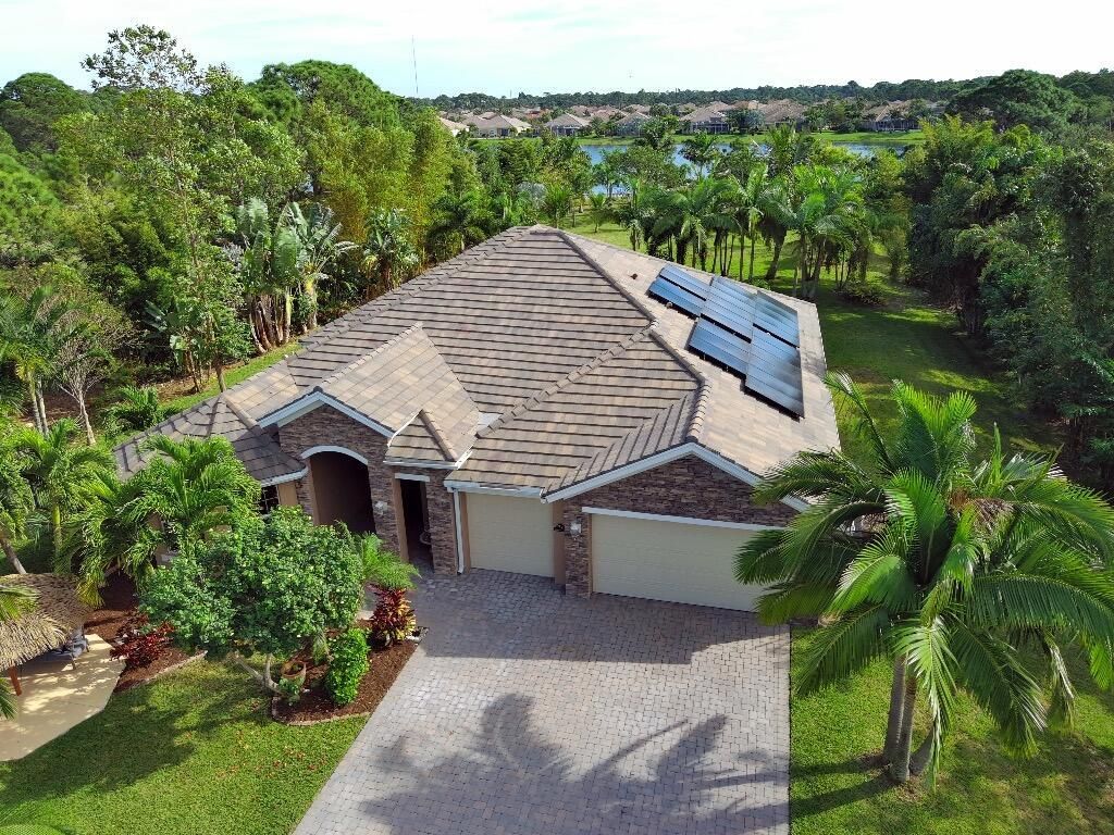 Photo of 7530 Cambria Ct, Vero Beach, FL 32967 (MLS # R10938281)