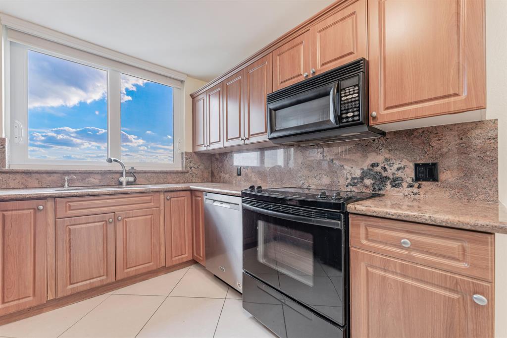 The Renaissance of Pompano - Residential Lease