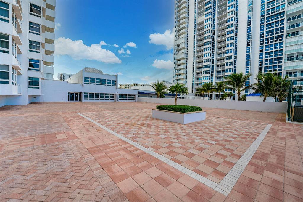 The Renaissance of Pompano - Residential Lease