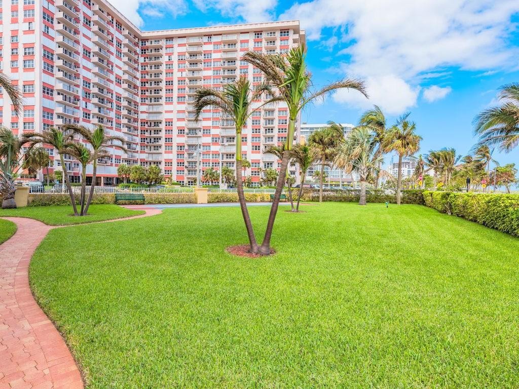 BERMUDA HOUSE CONDO - Residential