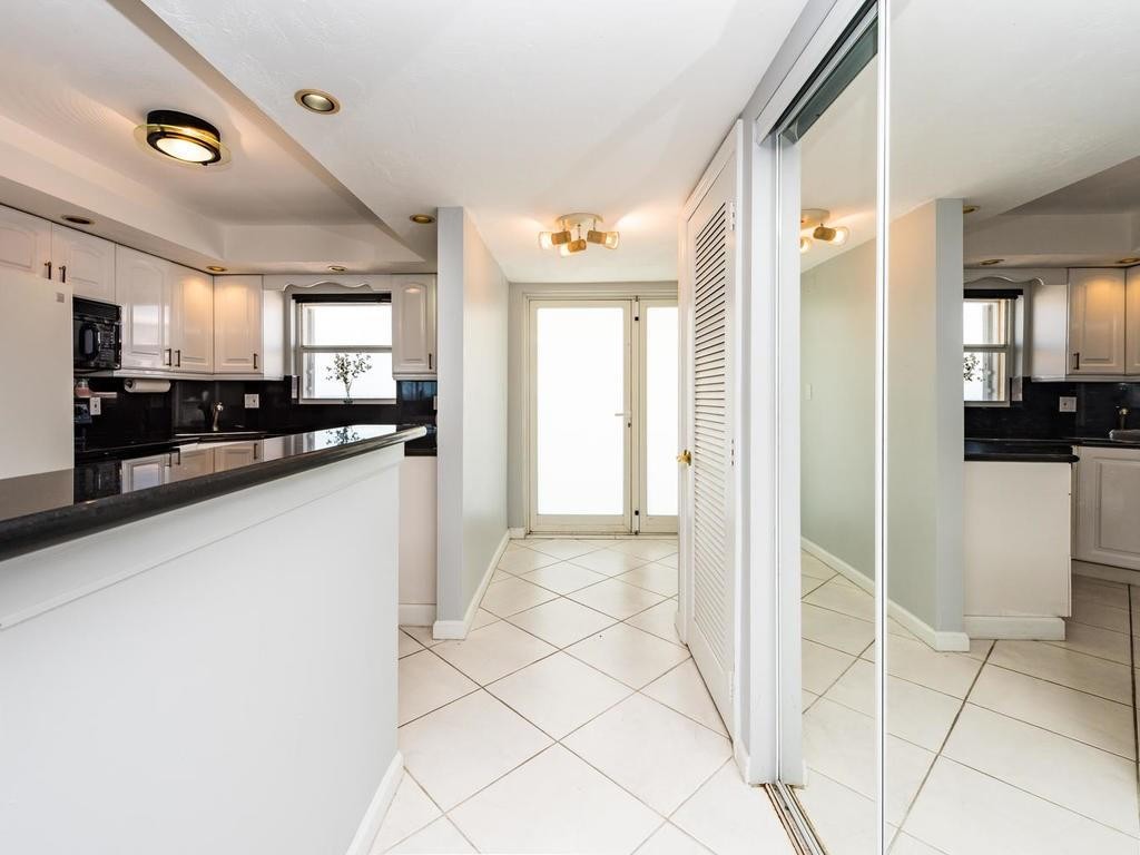 BERMUDA HOUSE CONDO - Residential