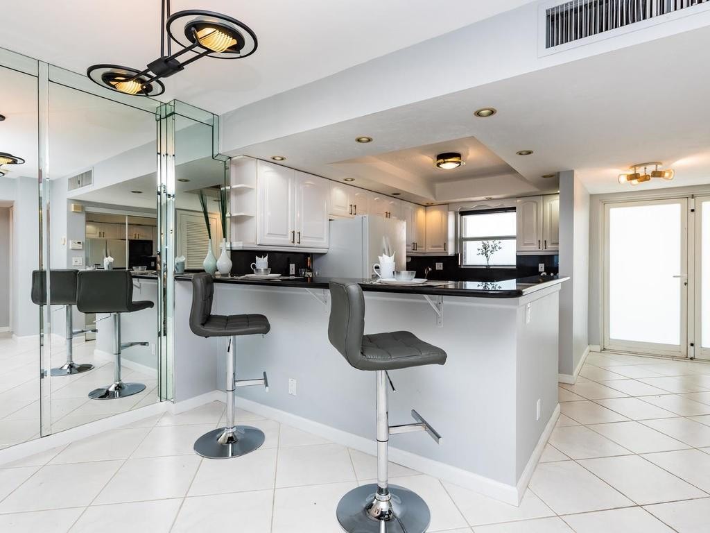 BERMUDA HOUSE CONDO - Residential
