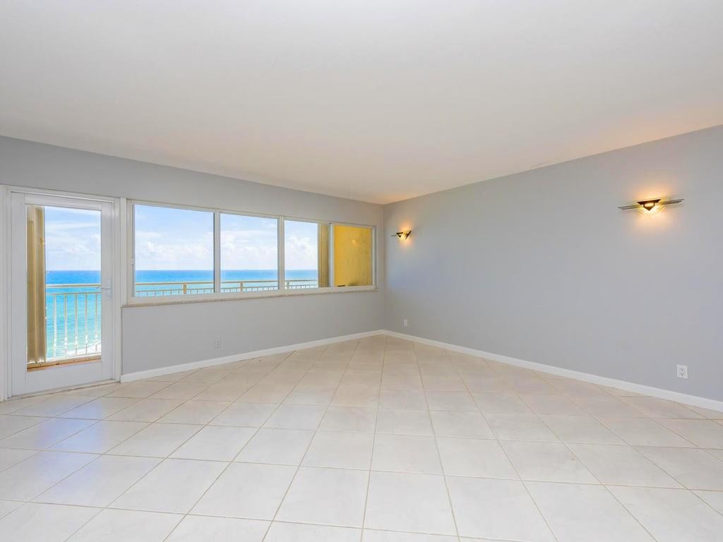 BERMUDA HOUSE CONDO - Residential